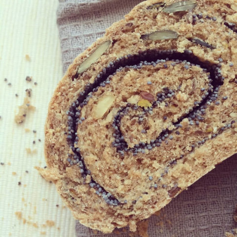 Pain roulé au pavot - Bowl and Spoon