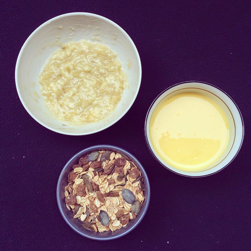 Porridge au four aux pommes, raisins & cannelle