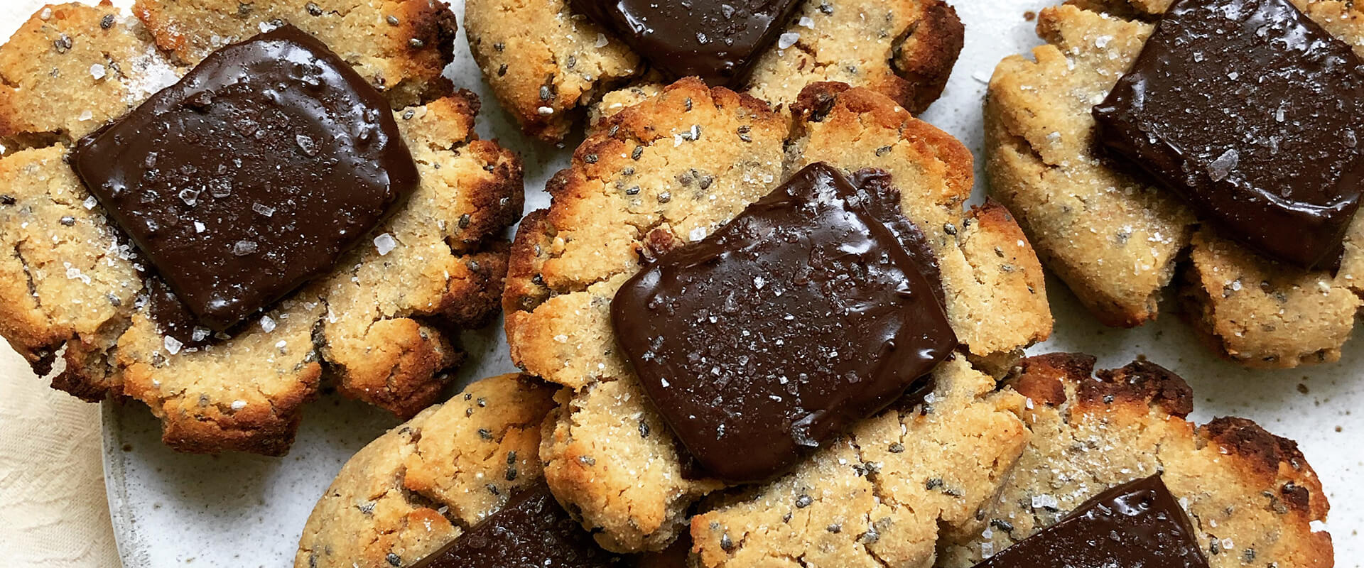 Cookies chocolat & fleur de sel Bowl and Spoon