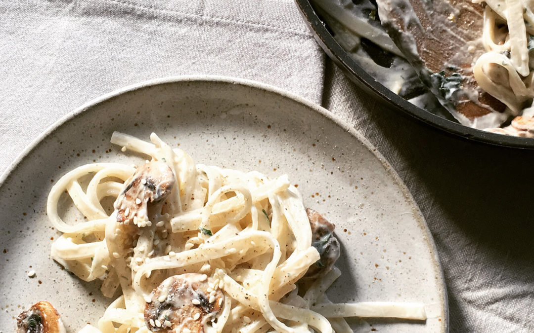 Nouilles de riz aux champignons & crème de sésame
