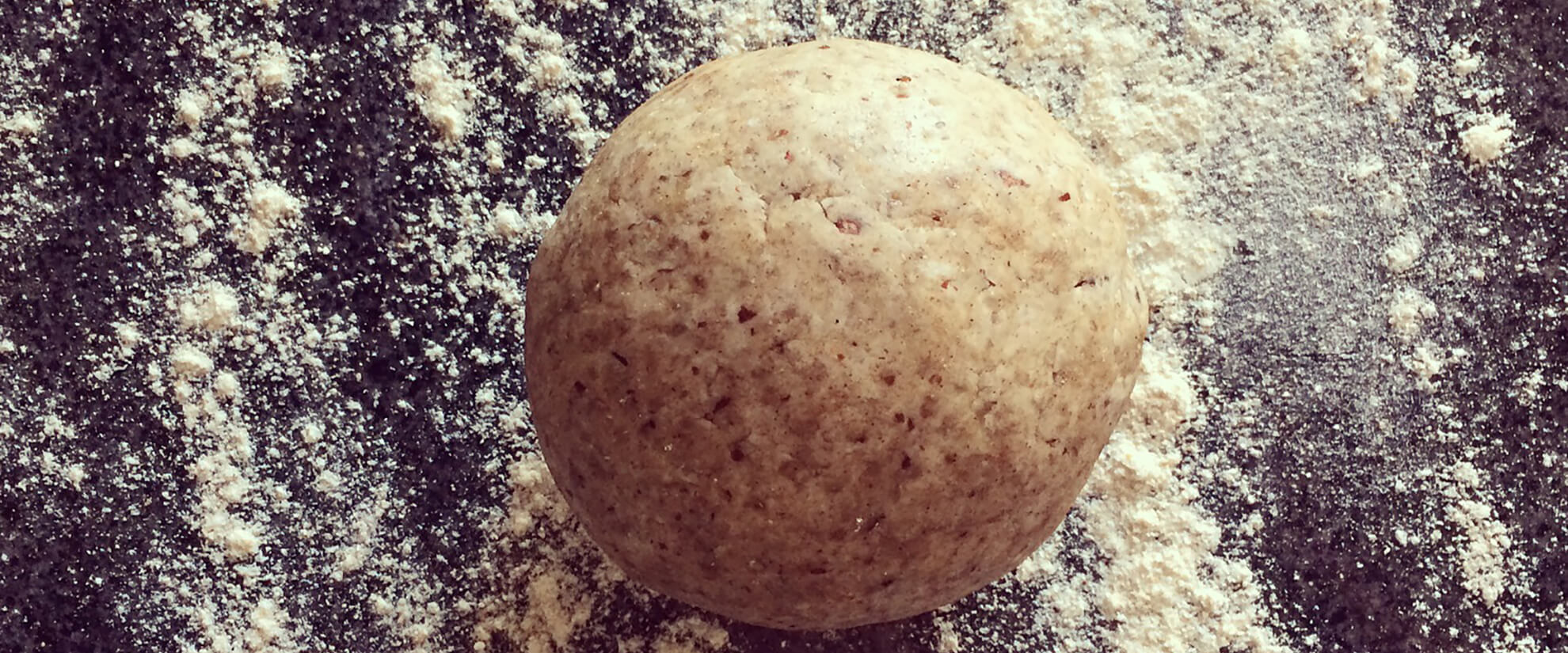 Pâte à tarte de sarrasin aux noisettes & ricotta - Bowl and Spoon