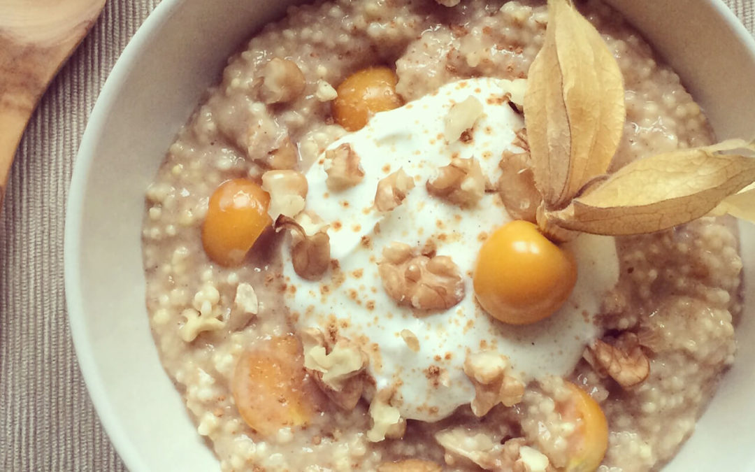 Porridge de millet & banane aux physalis