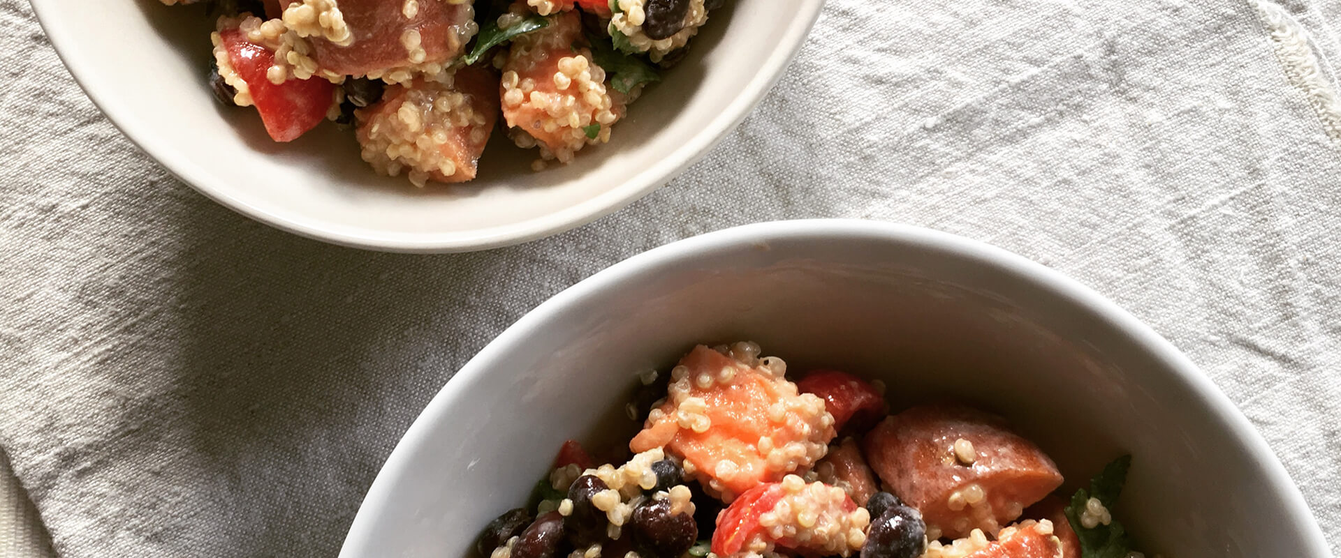 Quinoa bowl aux patates douces et haricots noirs - Del's cooking twist